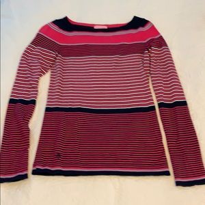 Lilly sweater size small